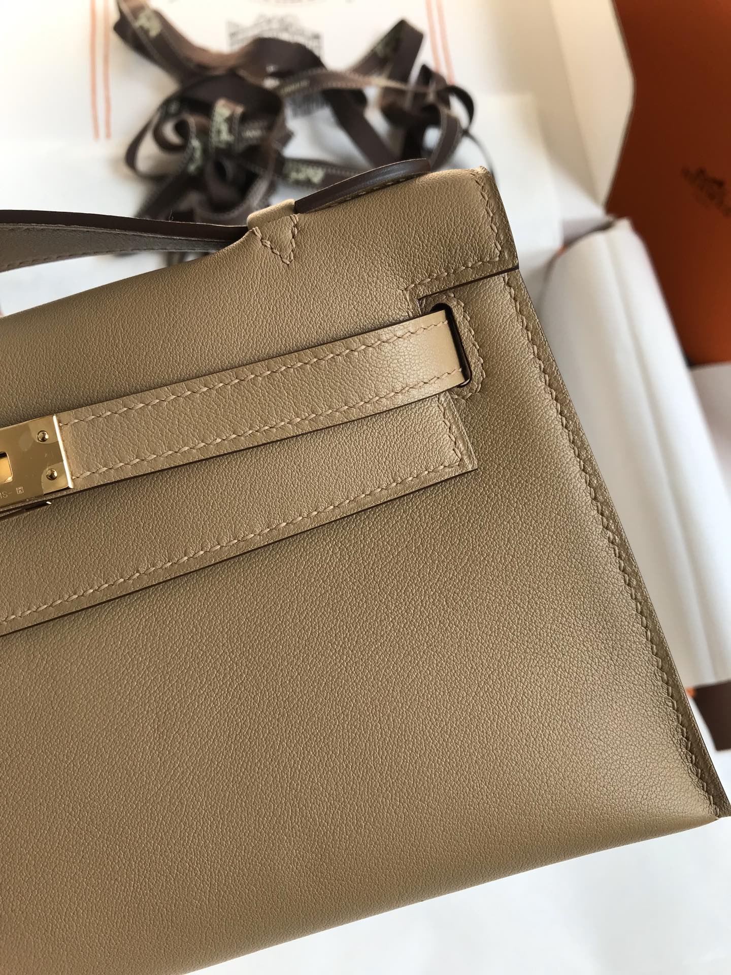 Hermes Mini Kelly Pochette 22cm Bag In Trench Swift Leather